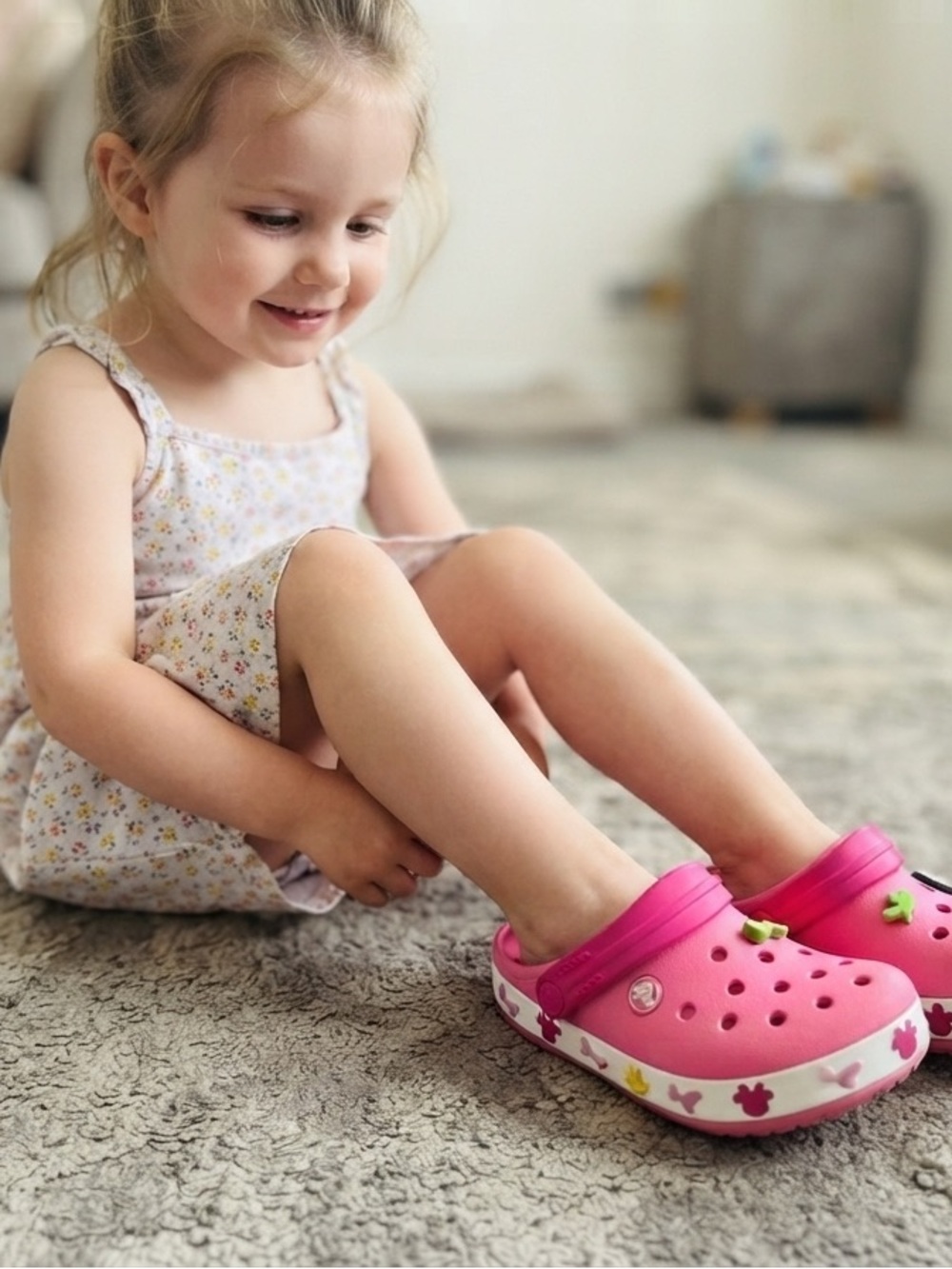 NWT❤️CROCS Kids Bright Pink Clog Sandals with Character Trim
